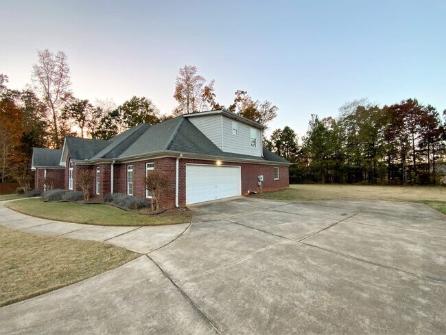 Building Photo - 237 Hummingbird Ct