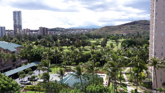 Foto del edificio - 3009 Ala Makahala Plz