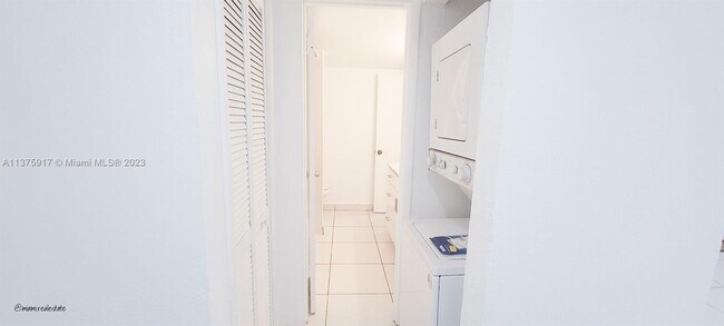 Foto del edificio - 17650 NW 68th Ave