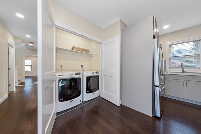 Building Photo - 64 Bradbury Ave