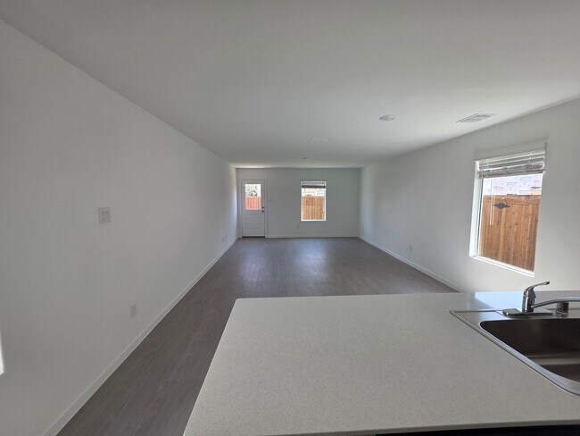 Building Photo - Modern New-Build Home with Open Floor Plan in Charming Providence Village !!!!