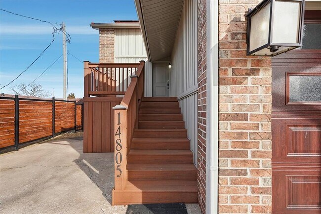 Foto del edificio - 14805 Dutchmans Dr