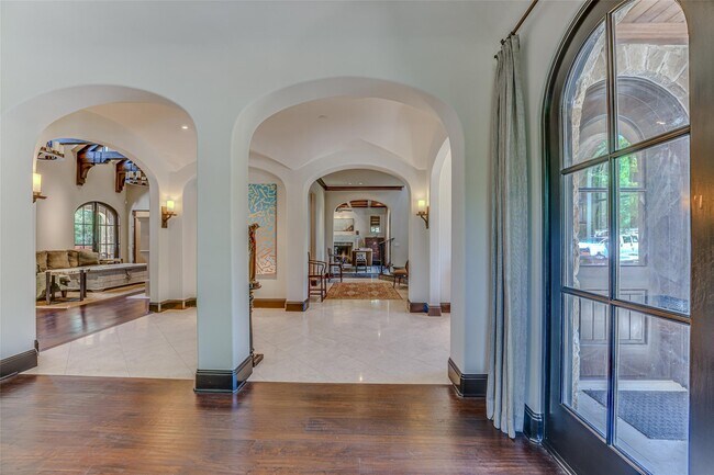 Foto del edificio - 4120 Cochran Chapel Rd