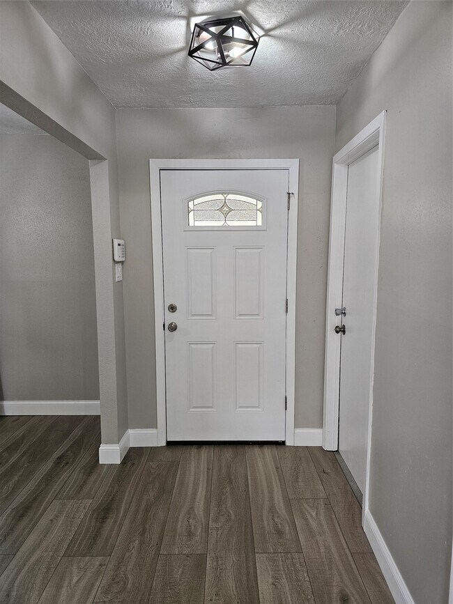 Foto del edificio - 22530 John Rolfe Ln