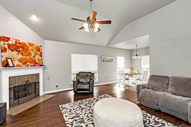 Foto del edificio - 23592 Country Manor Ave