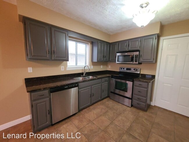 Building Photo - 5 br, 3 bath House - 204 Wildwood Ave,