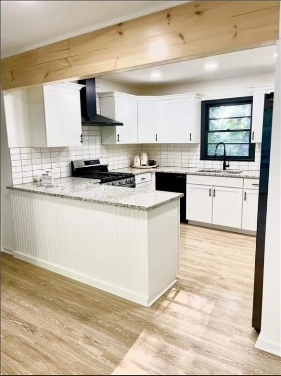 Building Photo - 12 Moore St