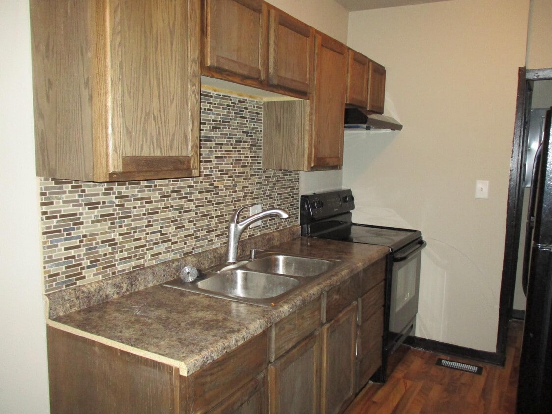 Primary Photo - 13 N 14th St