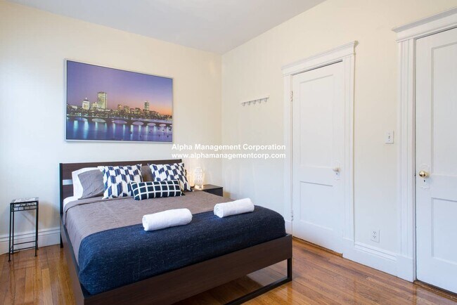 Building Photo - 142 Warren St