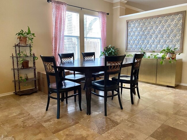 Building Photo - Beautiful 4 Bedroom Home in Gated Community!