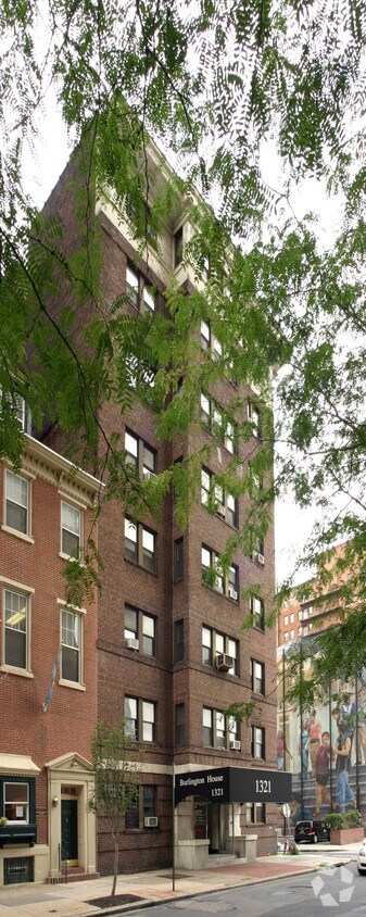 Foto del edificio - The Burlington House Apartments