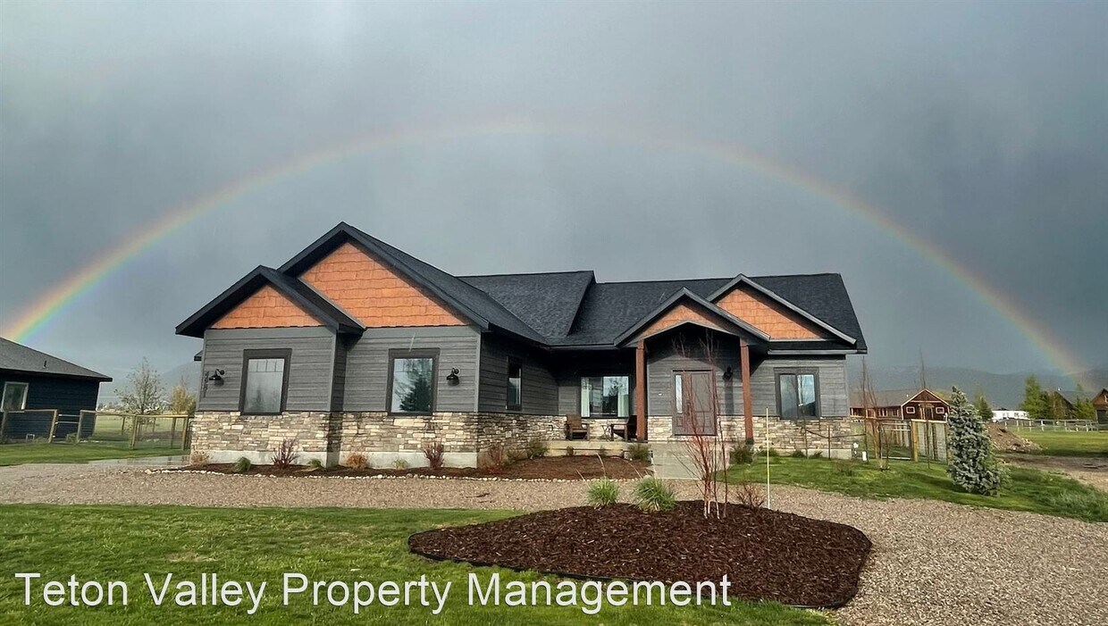 3 br, 2 bath House 4981 Rowboat Loop House Rental in Victor, ID