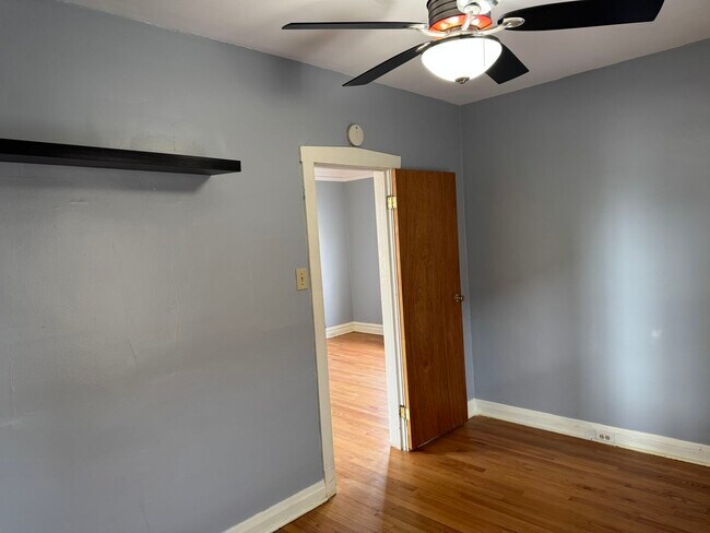 Foto del edificio - 7907 W Grand Ave