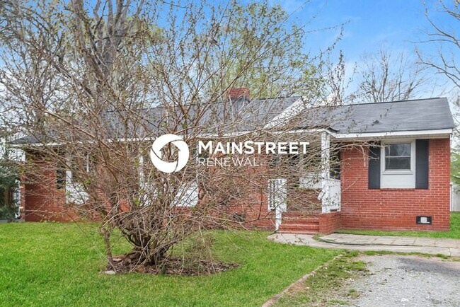 Foto del edificio - 4 Bedroom Pet-Friendly Home in Charlotte, NC with Main Street Renewal