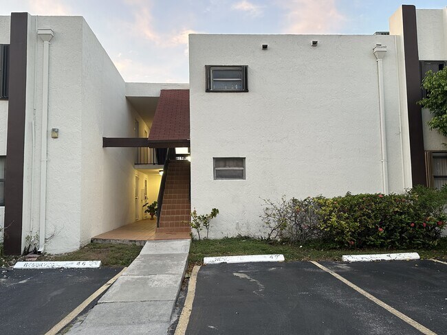 Building Photo - 571 NW 107th Ave