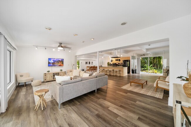 Foto del edificio - 18560 NE 20th Ct