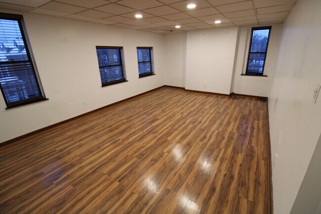Foto del edificio - 3613 California Ave