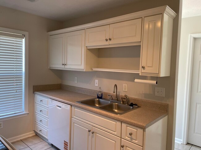 Building Photo - 143 Portofino Ln SW