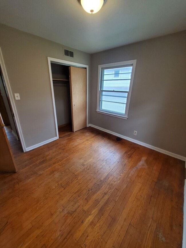 Building Photo - 3433 N 76th St