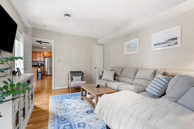Foto del edificio - 493 E 4th St