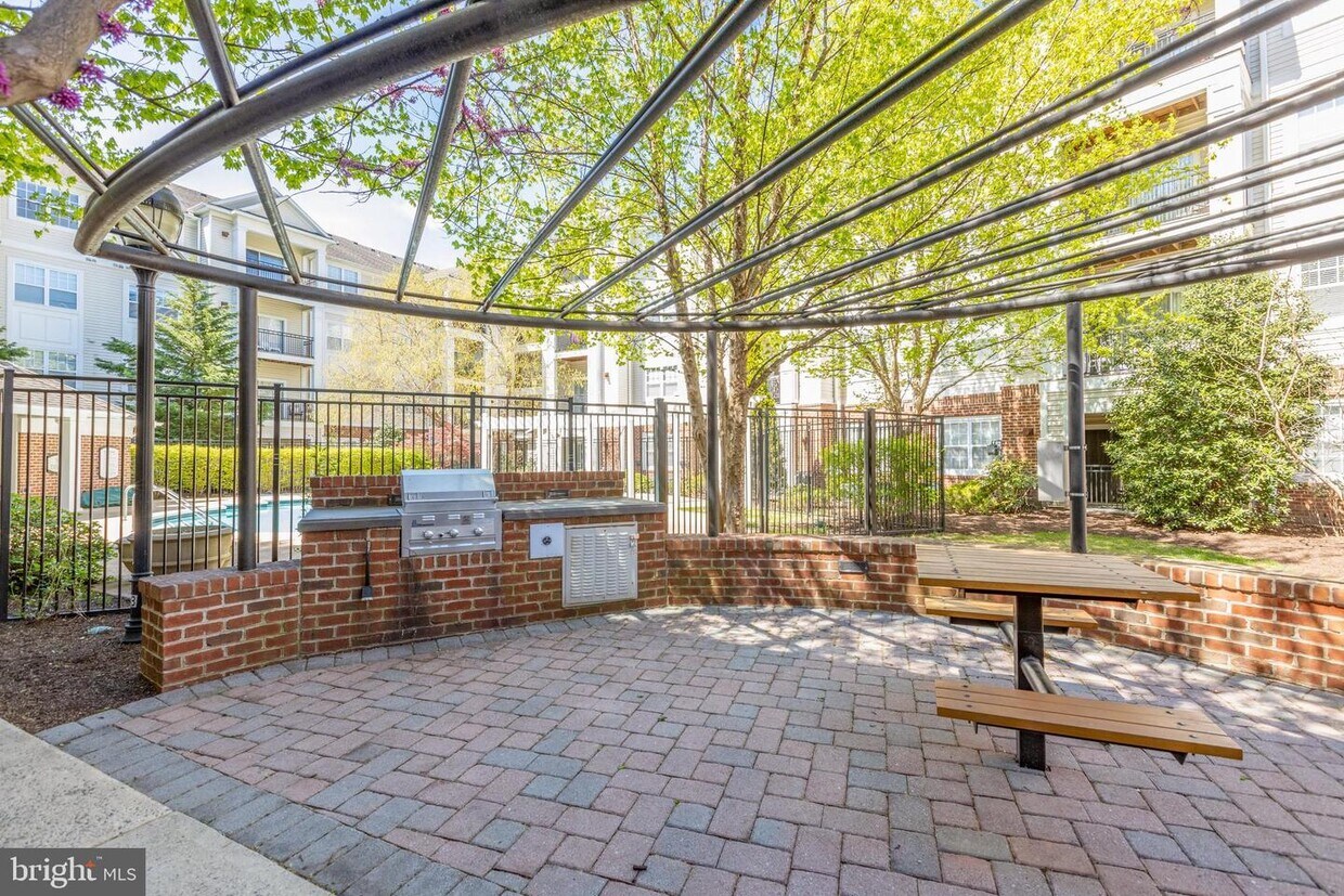 12945 Centre Park Cir Unit 407, Herndon, VA 20171 Condo for Rent in