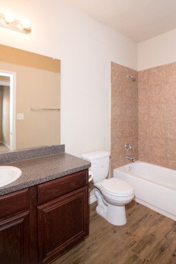 Building Photo - 1043 Newcastle Dr