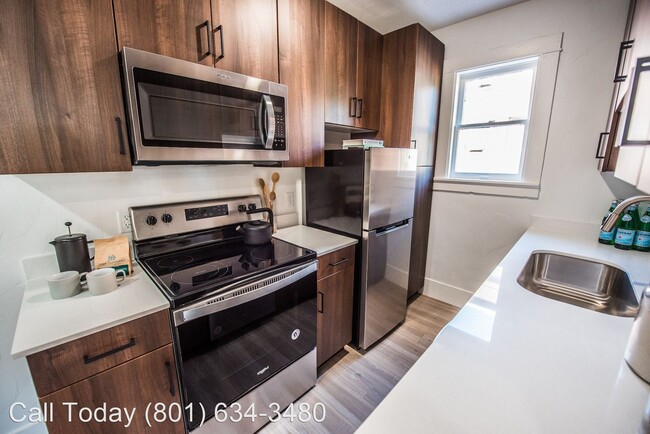 Building Photo - 446 E 300 S