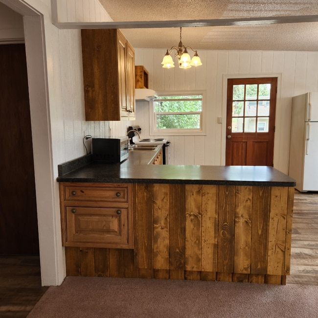 Foto del edificio - 919 W Lorraine Ave