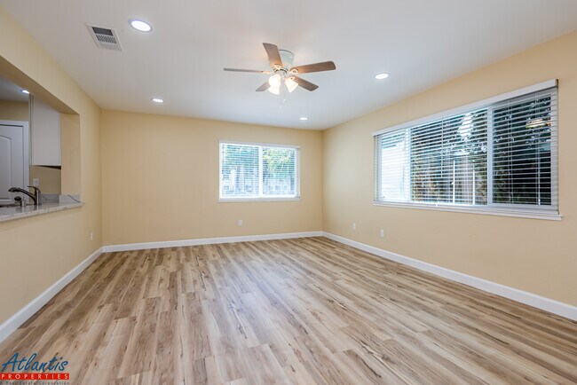 Foto del edificio - 5537 Lean Ave