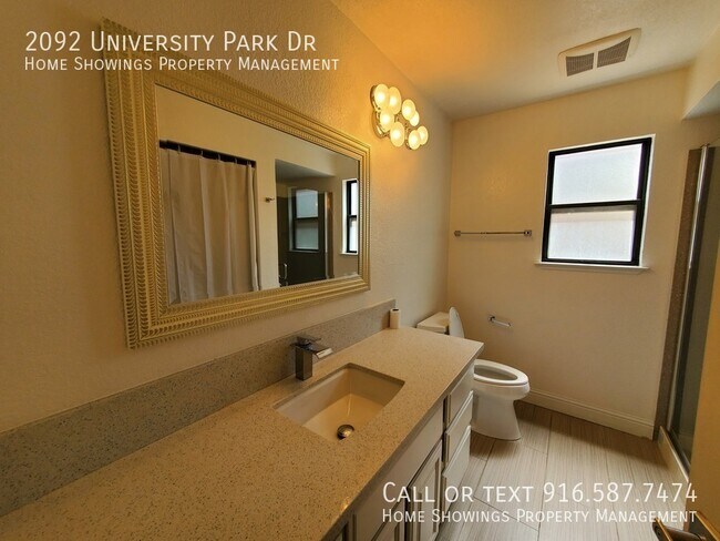 Foto del edificio - 2092 University Park Dr
