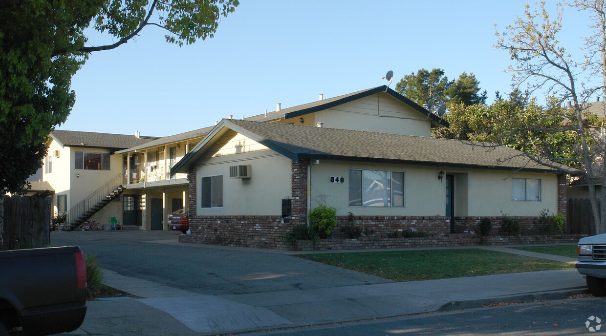 Primary Photo - 840 El Cerrito Way
