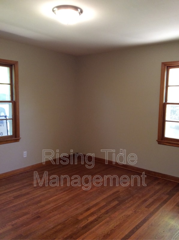 Building Photo - 533 Zinnia Ln