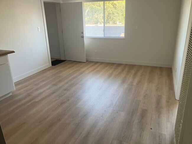 Foto del edificio - 1652 E St