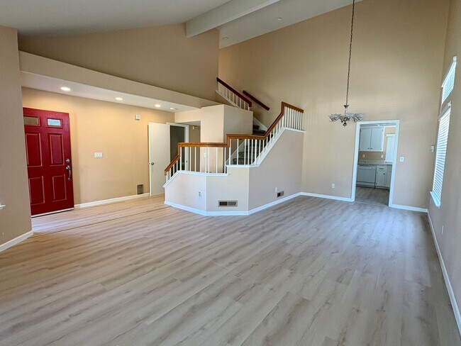 Foto del edificio - 4 Bed, 2.5 Bath Rent Ready Home In Antioch