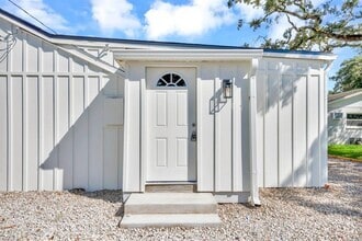 Building Photo - 1508 27th Ave N