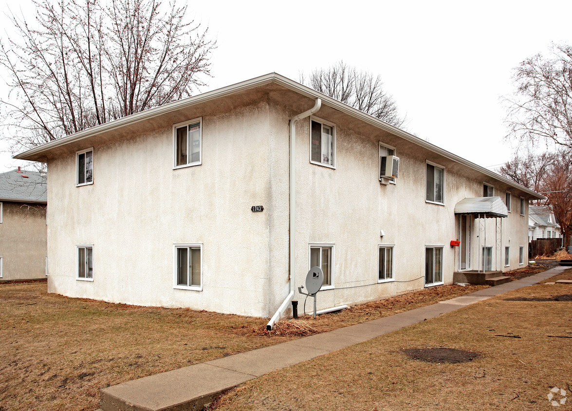 Primary Photo - 1743 Thomas Ave