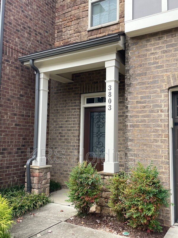 Foto del edificio - 3803 Essex Garden Ln