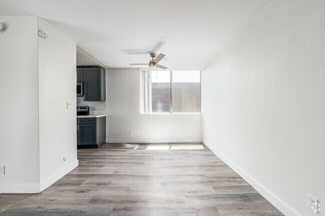 2 habitaciones, 2 baños - 1030 pies cuadrados - Comedor - Menlo 2