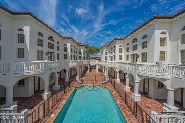 Photo - 5090 Riverside Dr Apartment