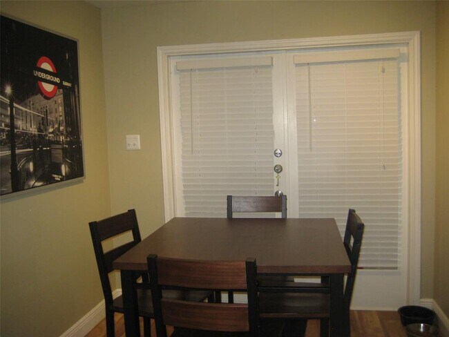 Foto del edificio - 6019 Ridgecrest Rd