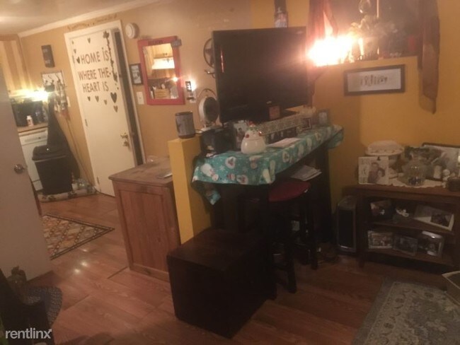 Foto del edificio - 1 br, 1 bath Apartment - 701 N.Maple ave