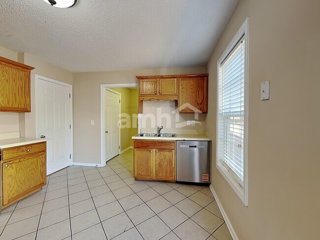 Foto del edificio - 76 Oak Springs Ln