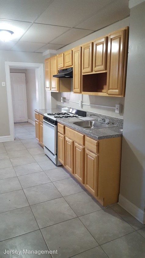 Foto principal - 327 Parkway Ave