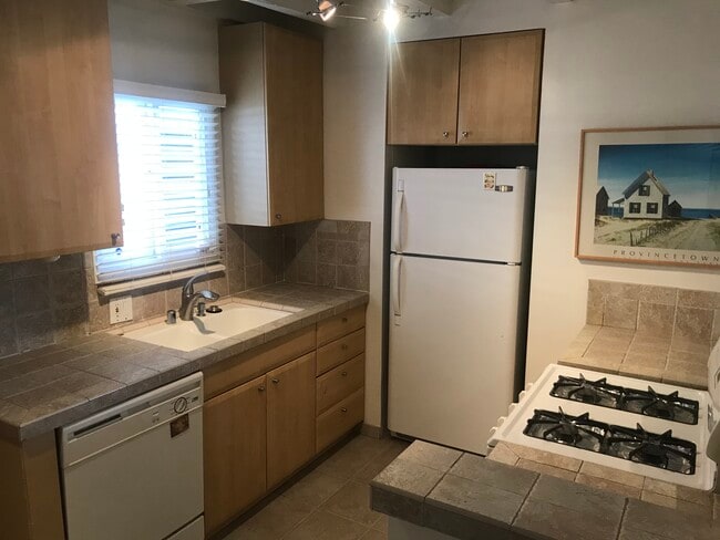 Photo - 516 N San Vicente Blvd (West Hollywood, CA) Apartments
