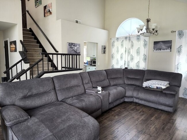 Building Photo - Two Story Murrieta 3 Bedroom + Loft - Incl...