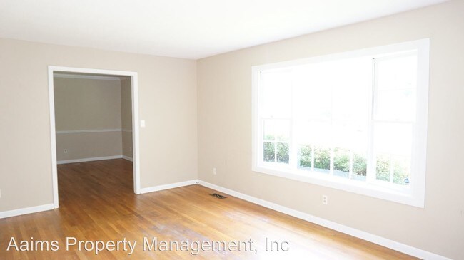 Building Photo - 3 br, 2 bath House - 405 Dunmore Rd.