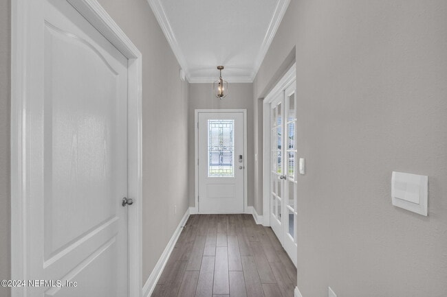 Building Photo - 660 Narvarez Ave