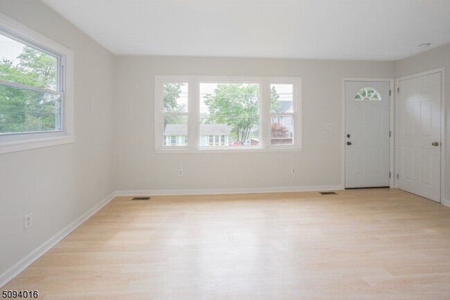 Building Photo - 129 Lackawanna Dr