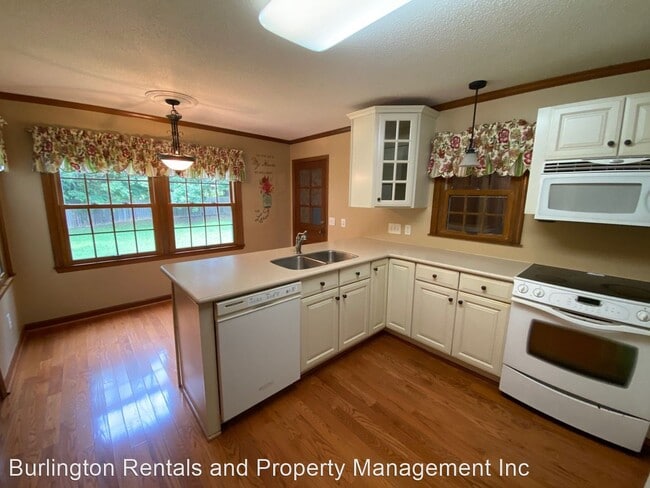 Building Photo - 3 br, 2.5 bath House - 311 Forestview Drive