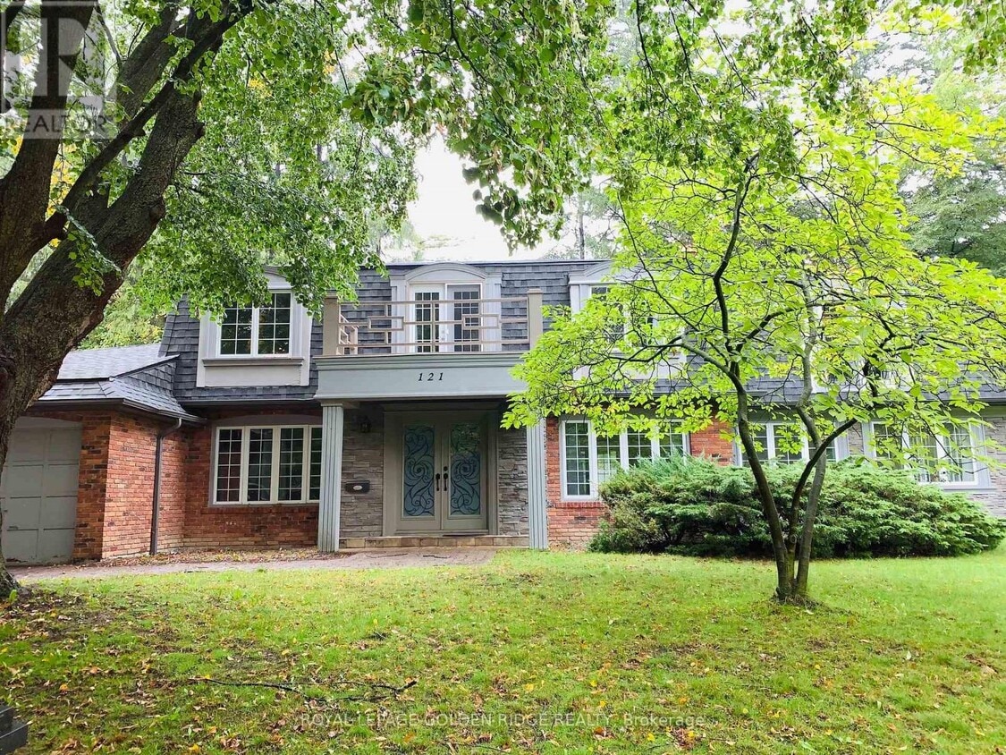 Primary Photo - 121 Castle Crescent